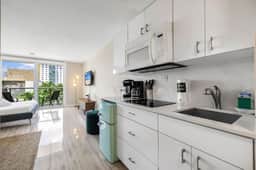Beachfront Studio, Resort Access, No Extra Fees