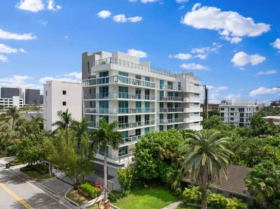 Luxury Condo w/ Rooftop Pool | 5-Min to Beach